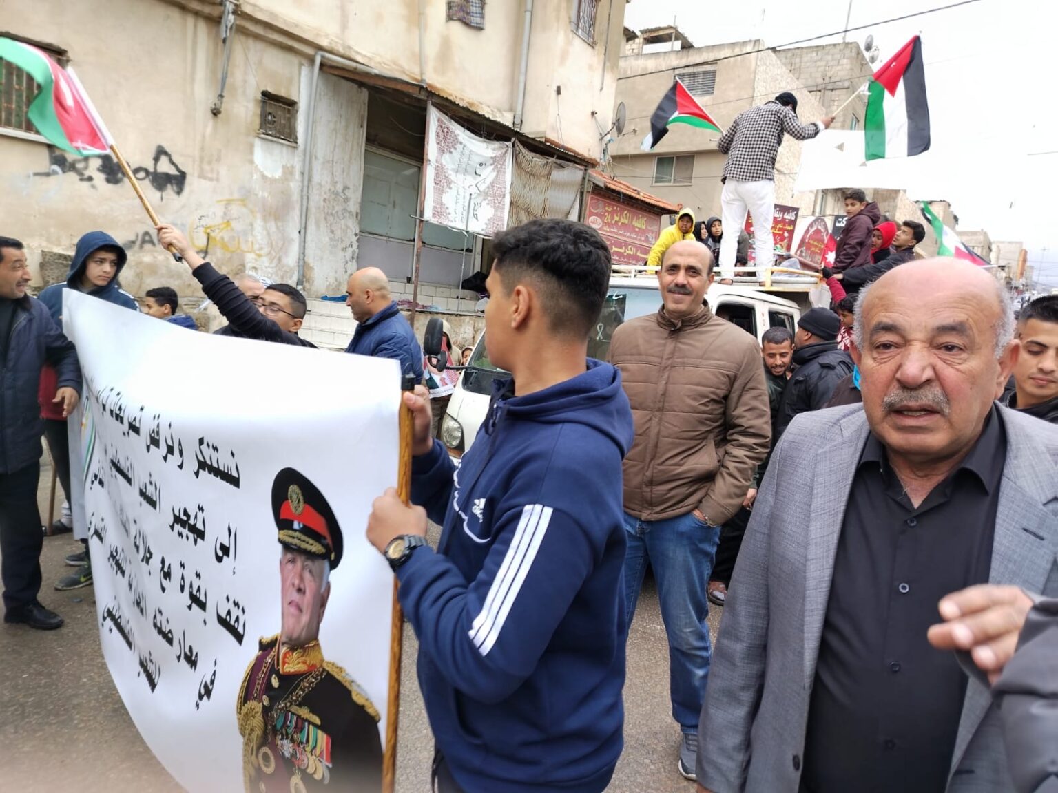 مسيرة حاشدة في مخيم البقعة دعماً لفلسطين ورفضاً للتوطين