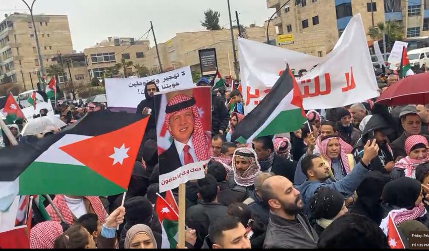 عاجل | بالفيديو آلاف الاردنييين يشاركون بمسيرات حاشدة دعمًا لموقف الملك