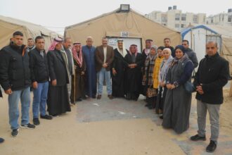 وفد من المجتمع المحلي يزور المستشفى الميداني الأردني جنوب غزة