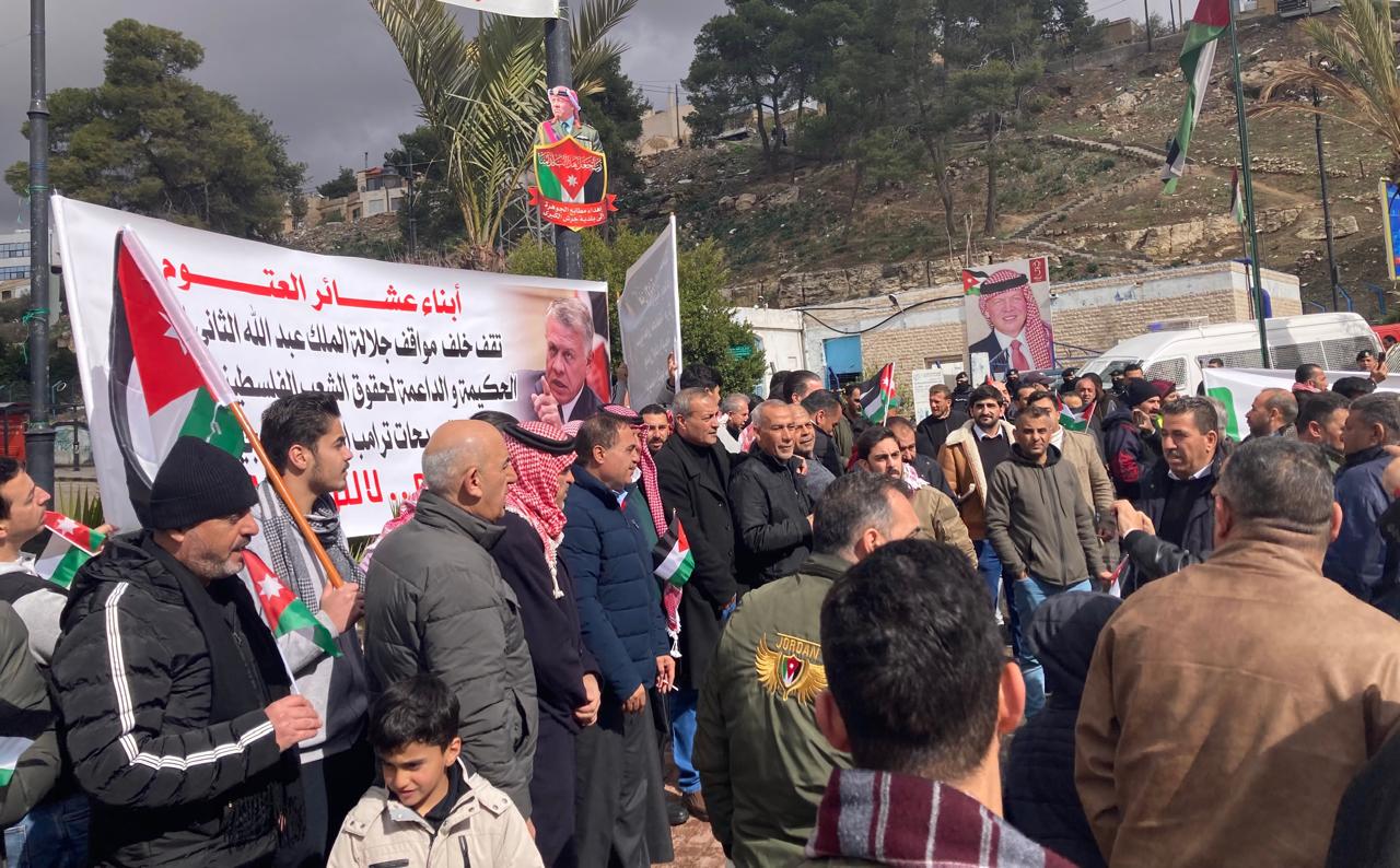 عاجل | بالصور "جرش" تشهد مسيرة حاشدة تأكيدًا على دعم موقف الملك ضد التهجير
