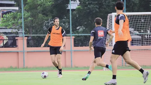 "الشباب" يركز تحضيراته لملاقاة السعودية في كأس آسيا