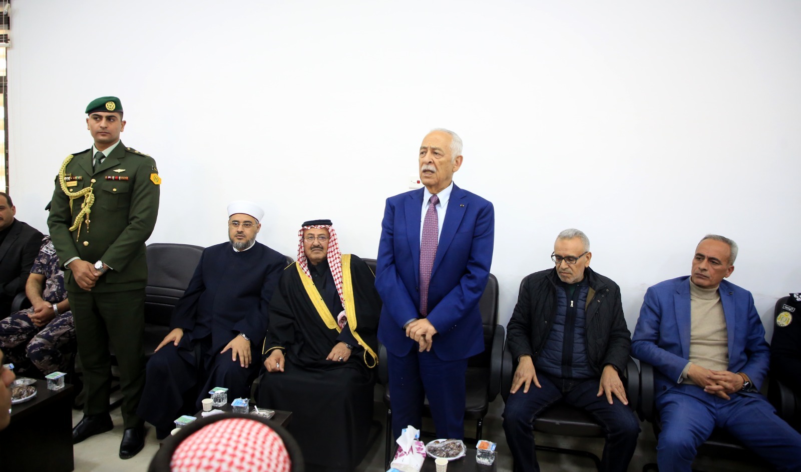 مندوبا عن الملك وولي العهد.. العيسوي يعزي الزبن والجازي والحديد