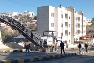 بلدية السلط الكبرى تعيد الحياة للمدخل الشمالي لمنطقة البحيرة والسلالم
