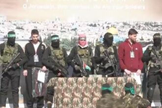 حماس والجهاد تسلمان 3 محتجزين إسرائيليين ضمن صفقة تبادل الأسرى