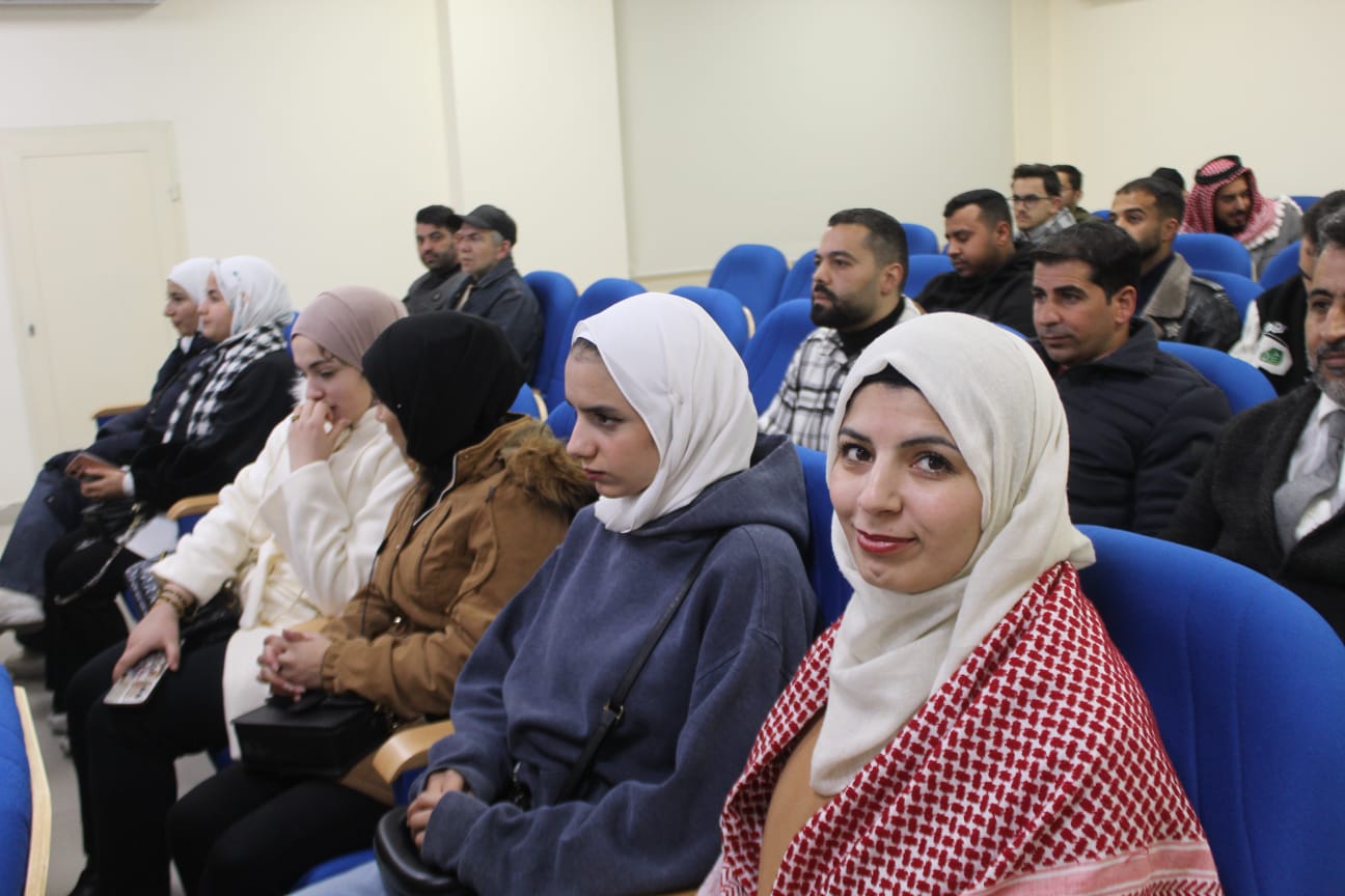 الكلية الجامعية الوطنية للتكنولوجيا بالتعاون مع لجنة خدمات ام نوارة تحتفل بميلاد جلالة الملك