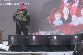 القسام تسلم جثث 4 أسرى إسرائيليين وتوجه رسائل قوية للاحتلال