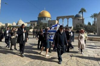 عشرات المستوطنين المتطرفين يقتحمون الأقصى صباح اليوم