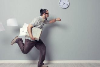 دراسة أميركية تكشف تأثير تأخير بدء الدوام على صحة الموظفين
