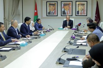 "الصحة النيابية" تطلع على دور شركة دار الدواء في تحقيق الأمن الدوائي