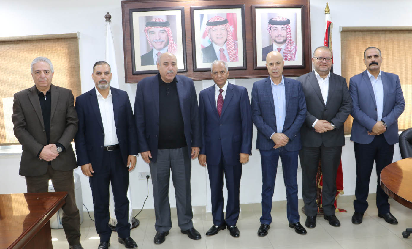 مناقشة تحديات مؤسسة المتقاعدين العسكريين وسبل دعمها وتطوير خدماتها