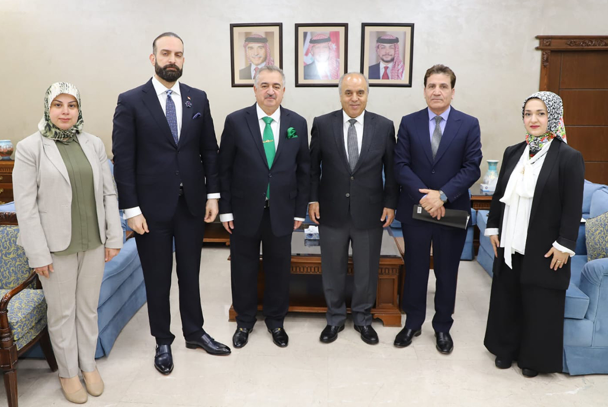وزير التربية يبحث العلاقات التعليمية مع السفير العراقي بعمان