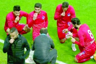 إنجلترا تدعم الصائمين وفرنسا تمنعهم.. جدل حول صيام اللاعبين في رمضان!