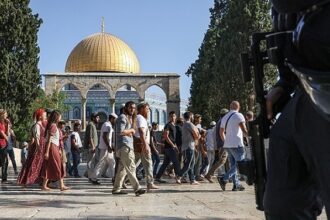 عاجل|| مستوطنون يقتحمون الأقصى بحماية الاحتلال تزامنًا مع "عيد المساخر"