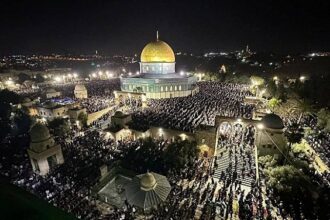 المسجد الأقصى يستعد لاستقبال المصلين الليلة بتنسيق كامل