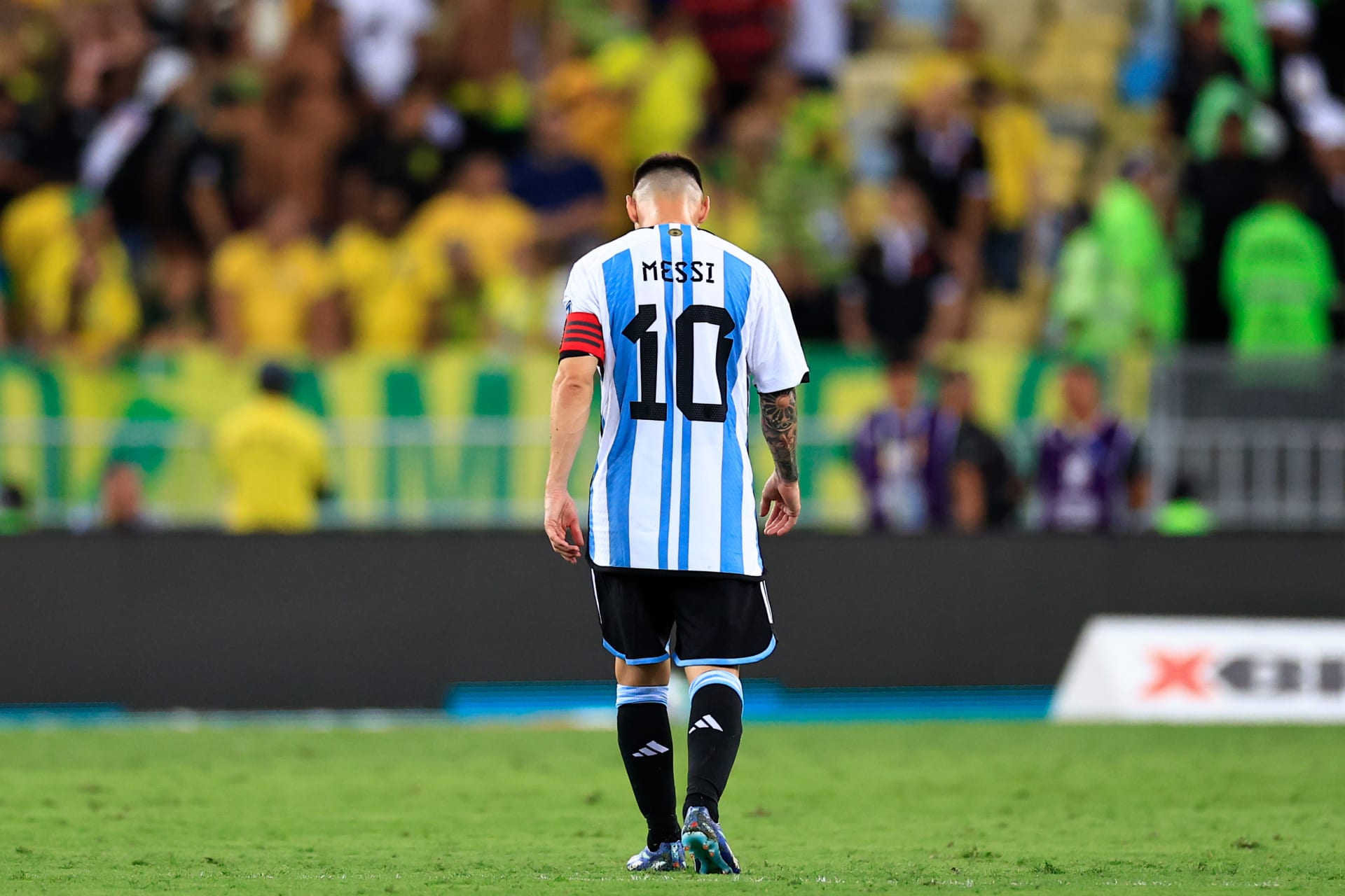 ميسي يعبّر عن أسفه لغيابه عن منتخب الأرجنتين