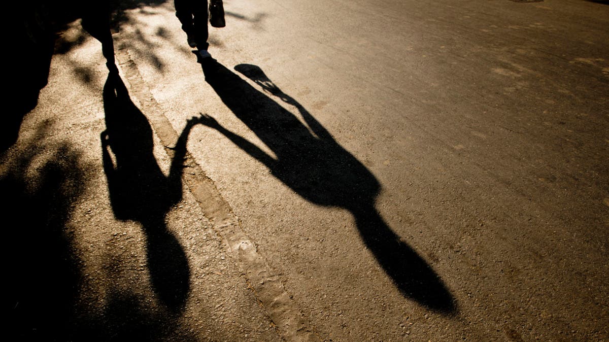 جريمة مروعة .. أم مصرية تقتل أطفالها الثلاثة خنقاً أثناء نومهم