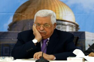 عباس على حافة الهاوية.. هل بدأت إسرائيل فعليًا بتفكيك السلطة الفلسطينية؟