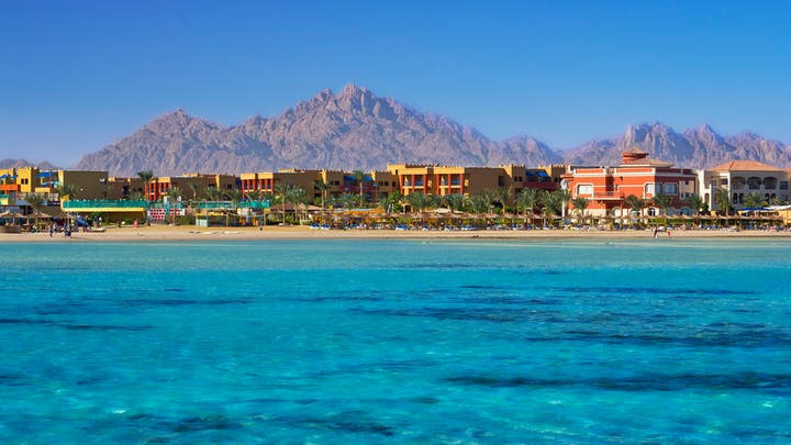 وفاة 6 سياح أجانب في غرق غواصة سياحية بمصر