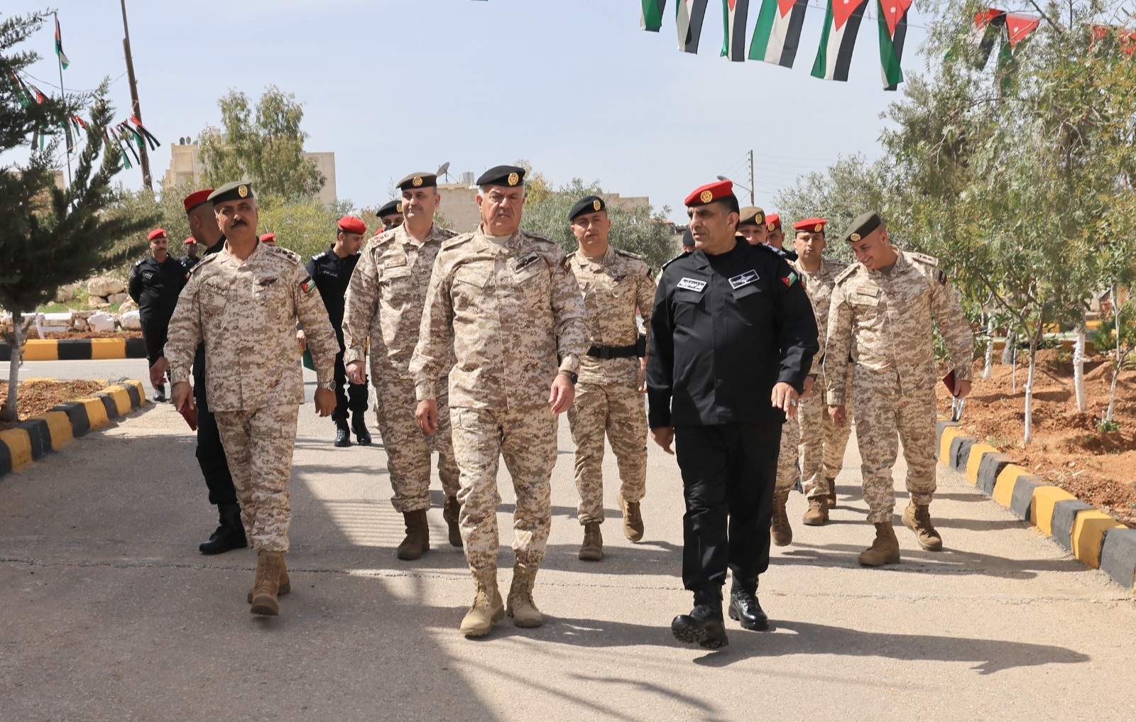رئيس هيئة الأركان المشتركة يزور قيادة الشرطة العسكرية الملكية