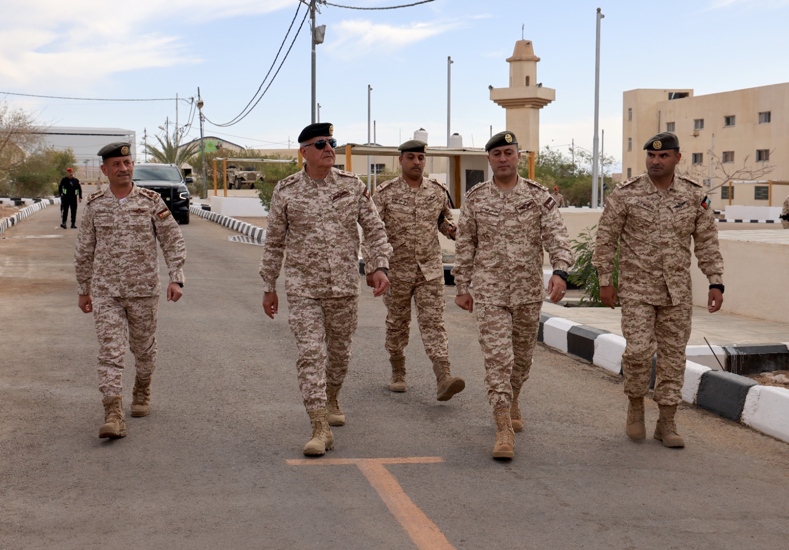 رئيس هيئة الأركان المشتركة يزور كتيبة الشهيد عبد الحميد شرف الآلية / 41