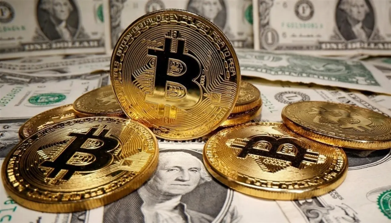 بتكوين تهبط لأدنى مستوى في 3 أشهر