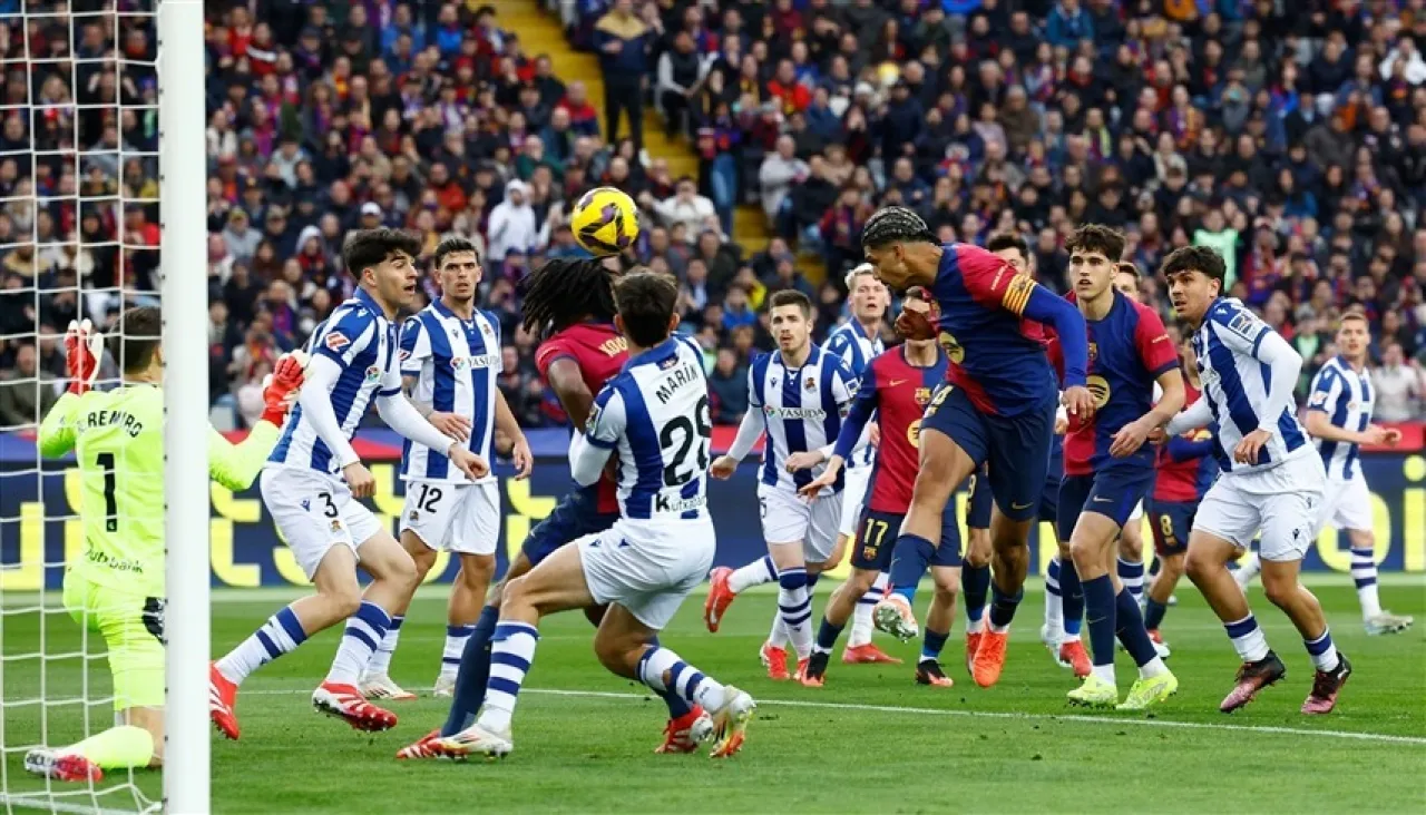 برشلونة يقسوا على سوسييداد وينفرد بصدارة الليغا