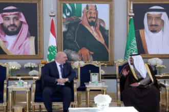 الرئيس اللبناني يصل السعودية في أول زيارة منذ انتخابه