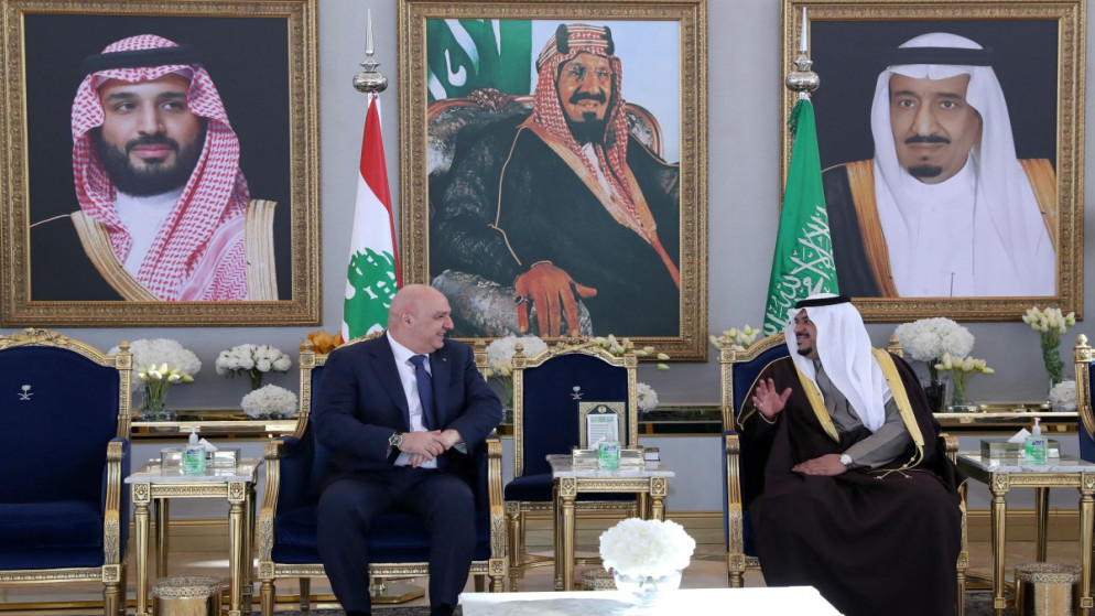 الرئيس اللبناني يصل السعودية في أول زيارة منذ انتخابه