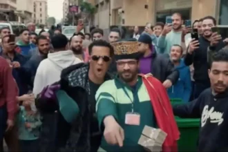 محمد رمضان يفاجئ عامل نظافة بـ100 ألف جنيه