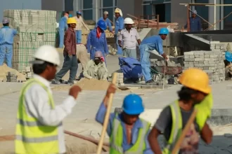 وزارة العمل والبريد الأردني يوقعان اتفاقية شراكة لتسهيل تجديد تصاريح العمل للعمالة غير الأردنية