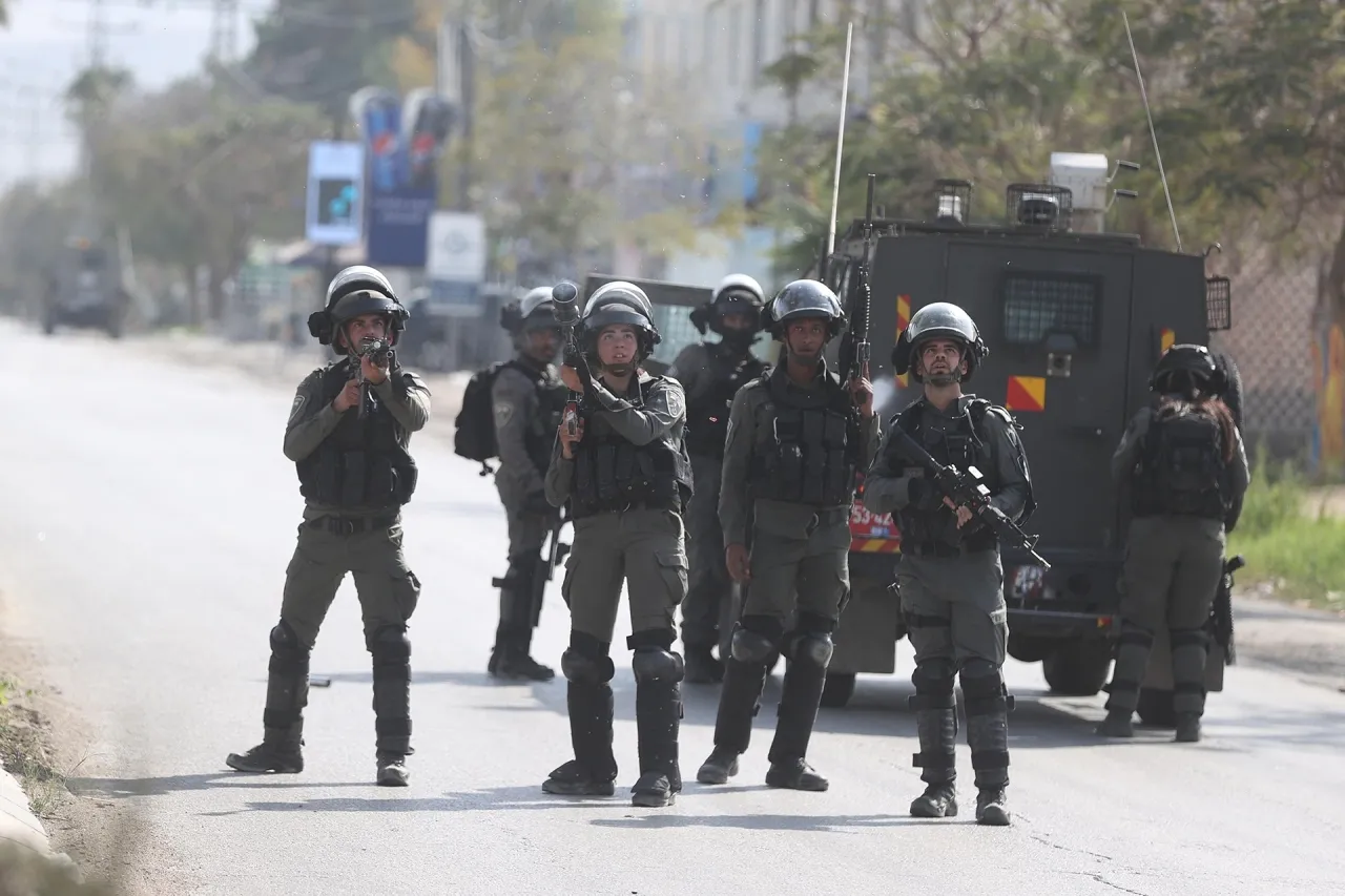 الجيش الاسرائيلي يعتقل 30 فلسطينياً في الضفة الغربية