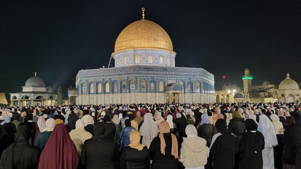 70 ألفا يؤدون العشاء والتراويح في المسجد الأقصى