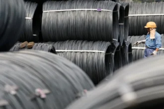 أمريكا تبدأ فرض رسوم جمركية بنسبة 25% على واردات الصلب والألومنيوم
