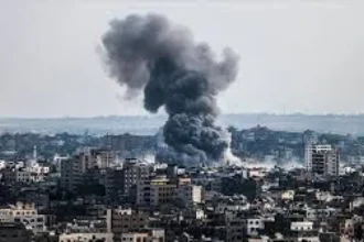 الإذاعة الإسرائيلية: قصف عناصر حاولوا زرع عبوة ناسفة بغزة