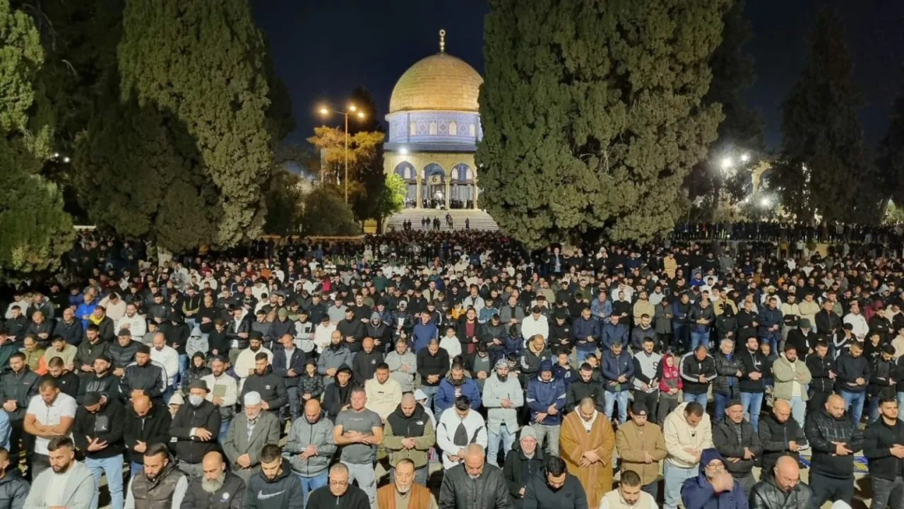 130 ألف مصل يؤدون التراويح في المسجد الأقصى