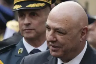 الرئيس اللبناني يوجه الجيش بالرد على مصادر النيران القادمة من الحدود
