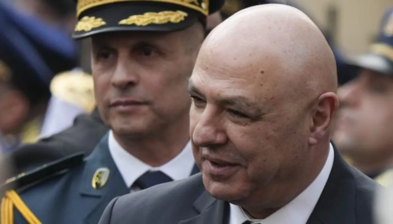 الرئيس اللبناني يوجه الجيش بالرد على مصادر النيران القادمة من الحدود