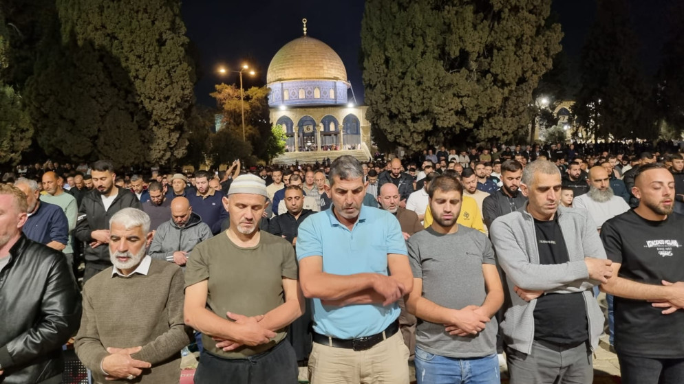 70 ألفا يؤدون العشاء والتراويح في المسجد الأقصى