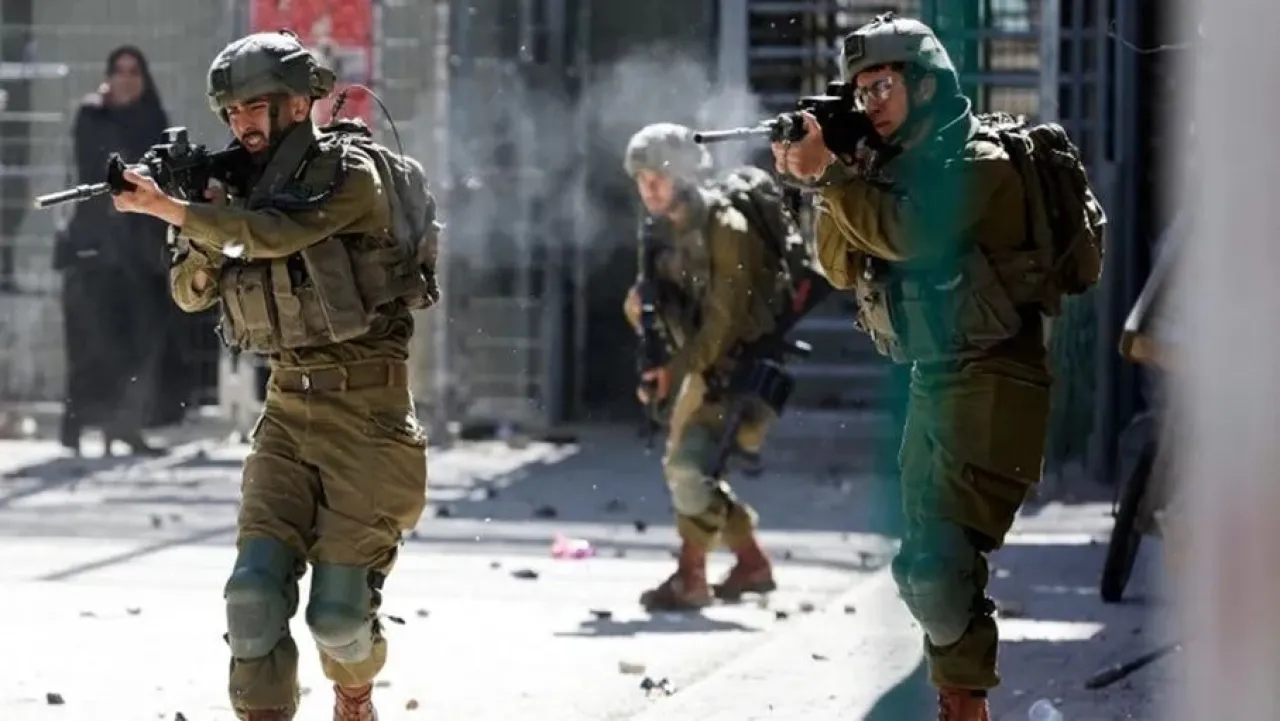 استشهاد فلسطيني وإصابة آخرين خلال مخيمات نابلس