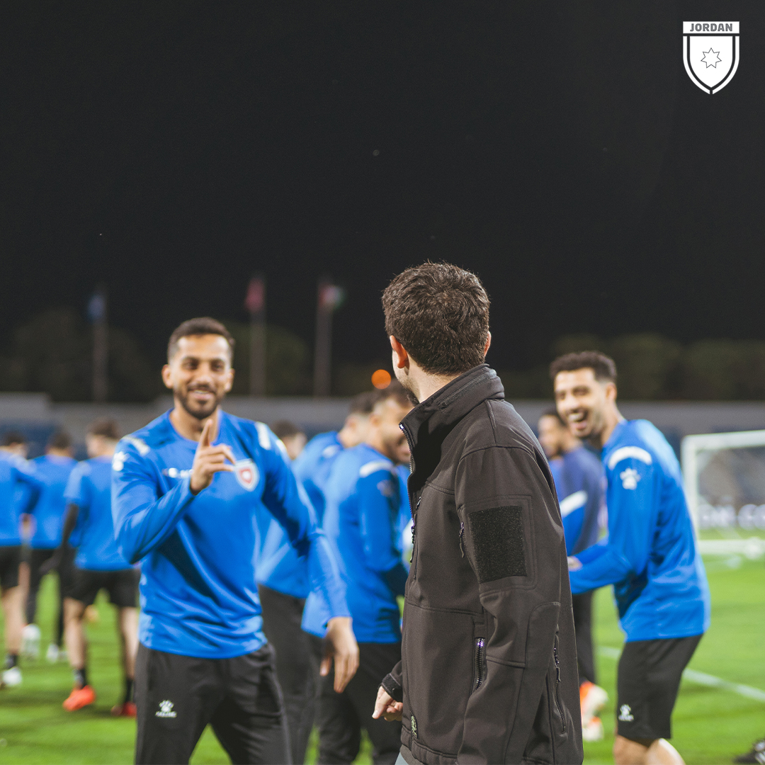 وسط حضور ومتابعة ولي العهد.. منتخب النشامى يختتم تحضيراته تأهباً للقاء فلسطين