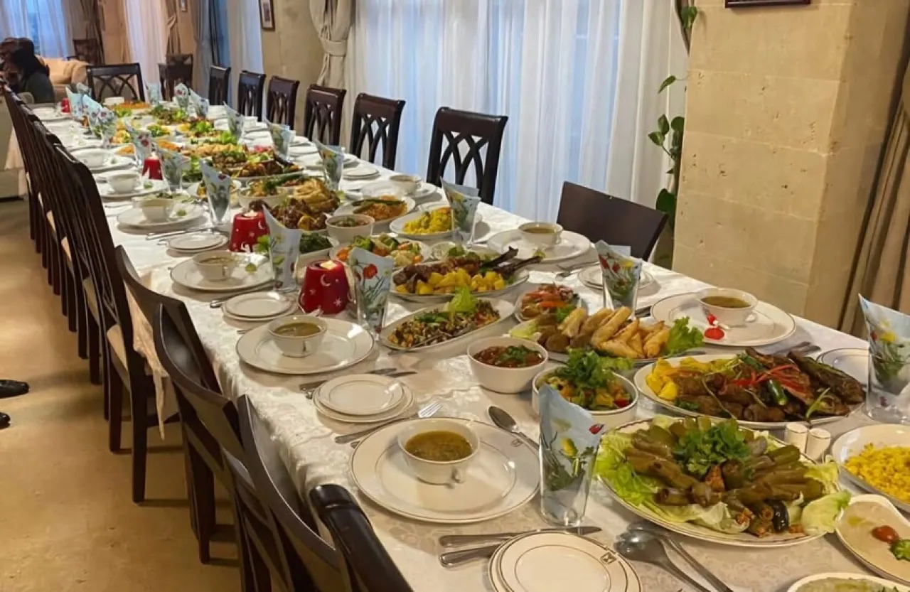 استفزاز جديد...السفارة الإسرائيلية تثير غضب المصريين بمنشور عن إفطار رمضان
