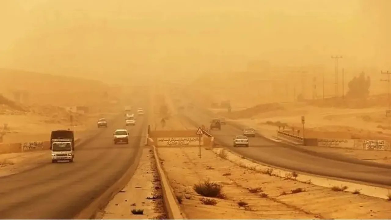 الأردن.. إعادة فتح الطريق الصحراوي أمام المركبات بكلا الاتجاهين