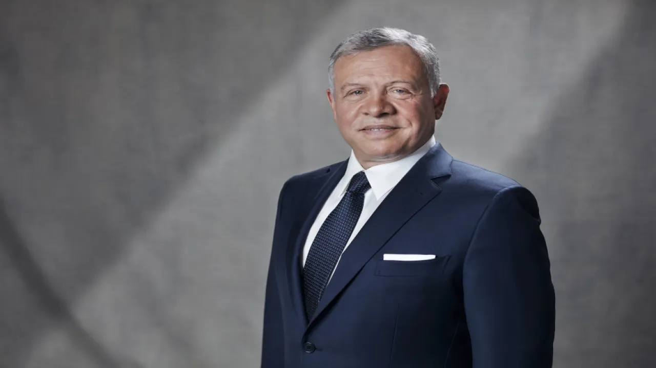 الملك يؤكد ضرورة تكثيف الجهود لوقف الهجمات الإسرائيلية على غزة