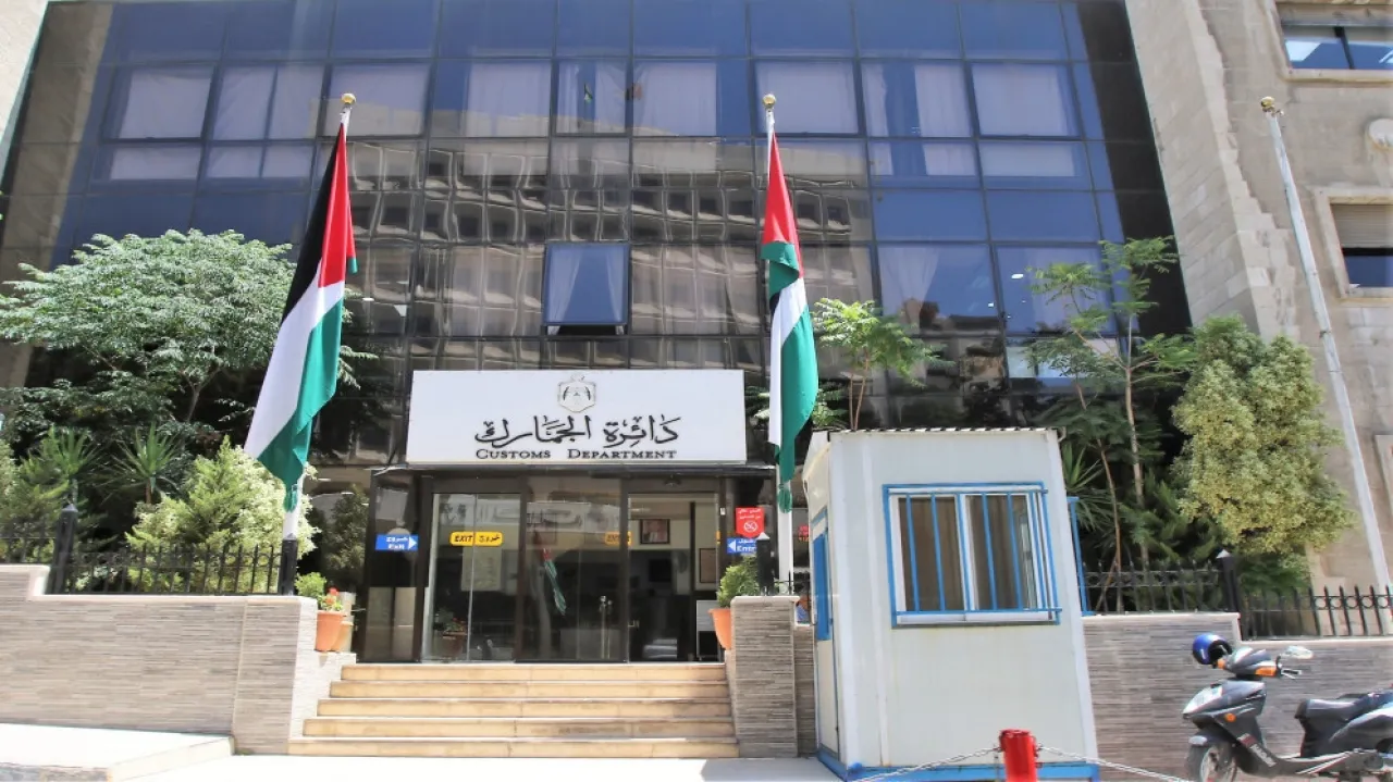 وقف استقبال الشحن عبر مركز جابر خلال عيد الفطر مع استمرار حركة المسافرين