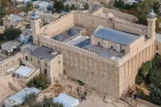 الاحتلال يرفض تسليم الحرم الإبراهيمي بشكل كامل في الجمعة الرابعة على التوالي
