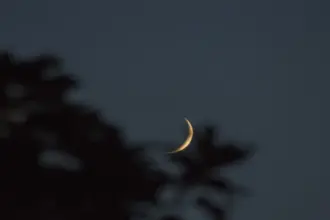 دول تعلن الأحد أول أيام عيد الفطر ودول أخرى الاثنين