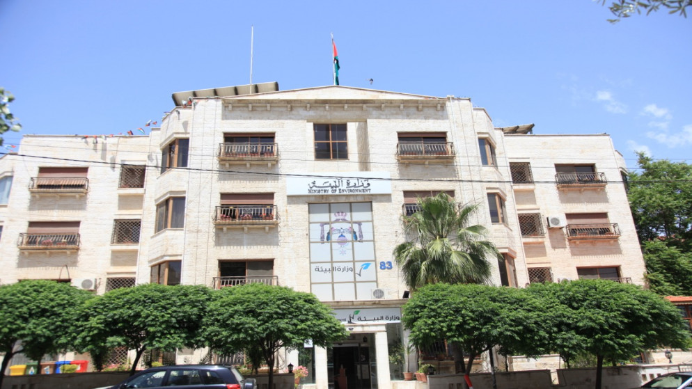 عاجل | البيئة: الحبس وغرامات تصل ألف دينار عقوبة رمي النفايات