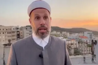ما حكم صيام المسافرين بين فلسطين والأردن بعد اختلاف موعد العيد