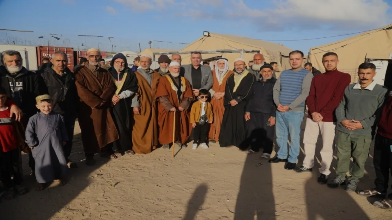 وفد محلي في خان يونس يزور المستشفى الميداني الأردني غزة /5