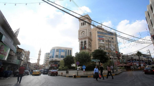 عاجل | انهيار صخري يتسبب باغلاق طريق الشجرة بالمغير في إربد